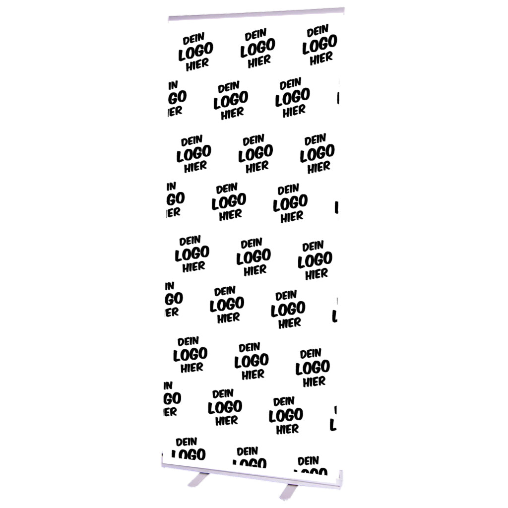 Ein Roll-Up Banner mit weißem Hintergrund und schwarzem Logodruck "Dein Logo hier" versetzt im Muster angeordnet.