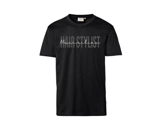 T-Shirt schwarz mit grau-weißem Schriftzug "Hairstylist Maximilian"