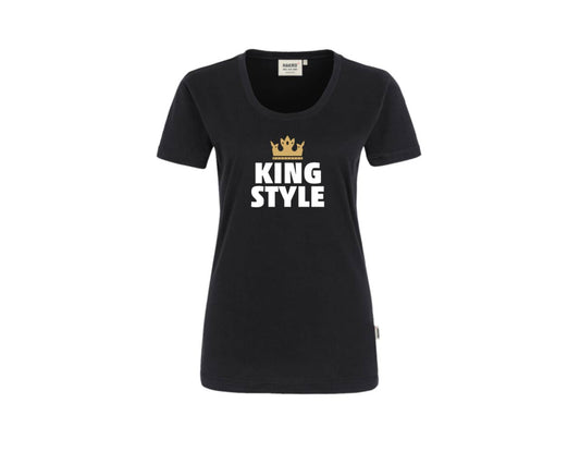 schwarzes T-Shirt (Vorderseite) mit dem Aufdruck "King Style" und einer goldenen Krone.