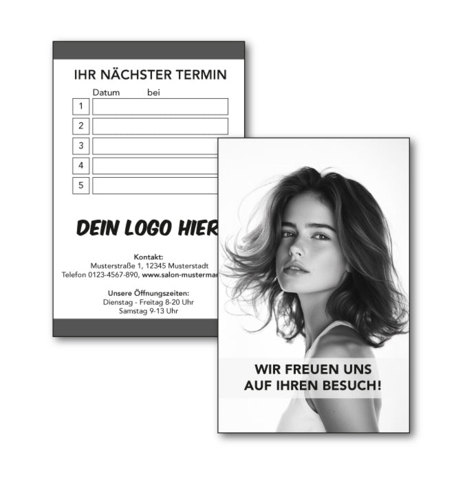 Terminkarte mit dem Motiv "schwarz-weiß". Auf der Vorderseite ein Bild eines Models mit im Wind wehenden Haaren und der Aufschrift "WIr freuen uns auf Ihren Besuch!". Auf der Rückseite eine Tabelle zum Eintragen der nächsten Termine und Personalisierung mit Logo und Anschrift.